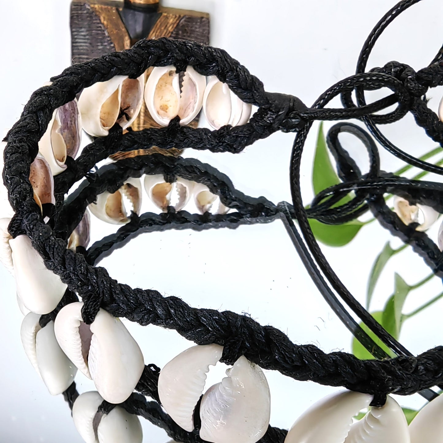 Collier en véritable cauris d'Afrique (double ligne)