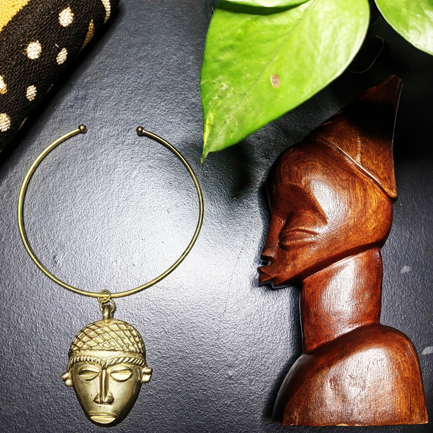 Collier ras de cou - Grand Masque afro
