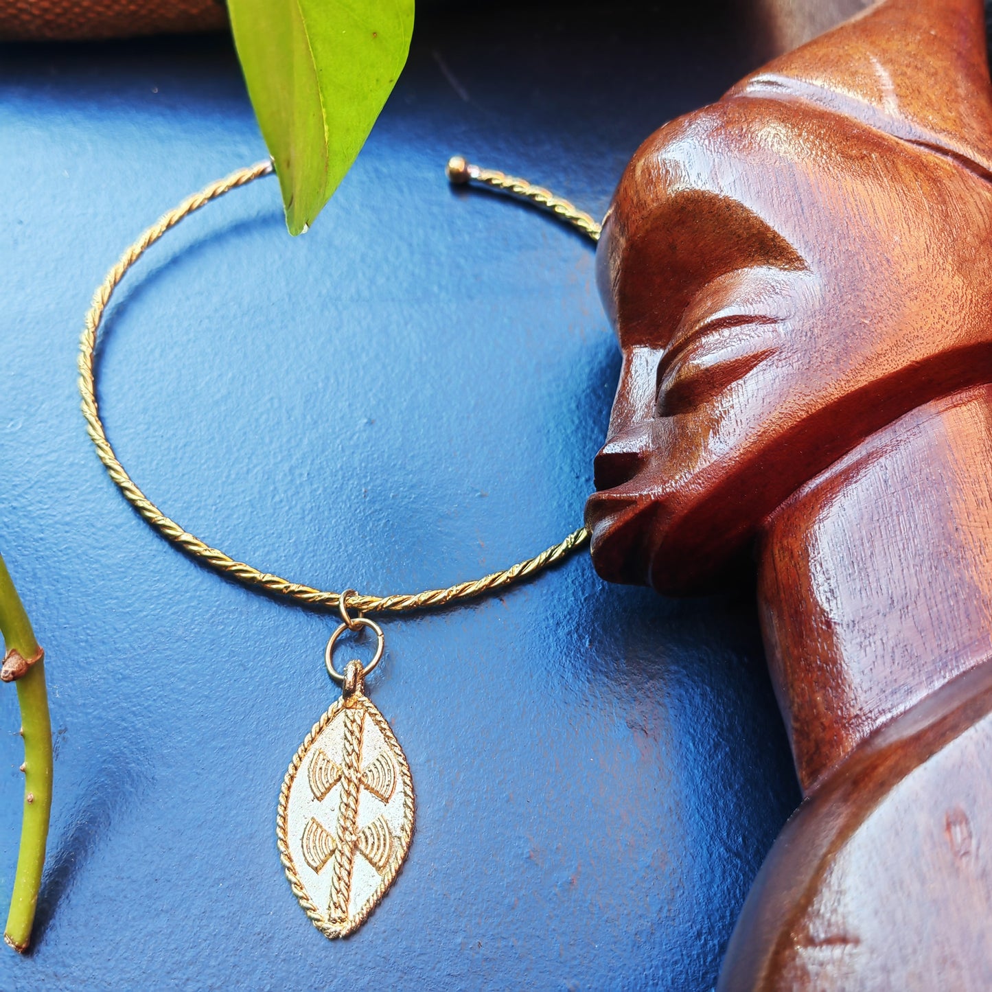 Collier ras de cou - feuille