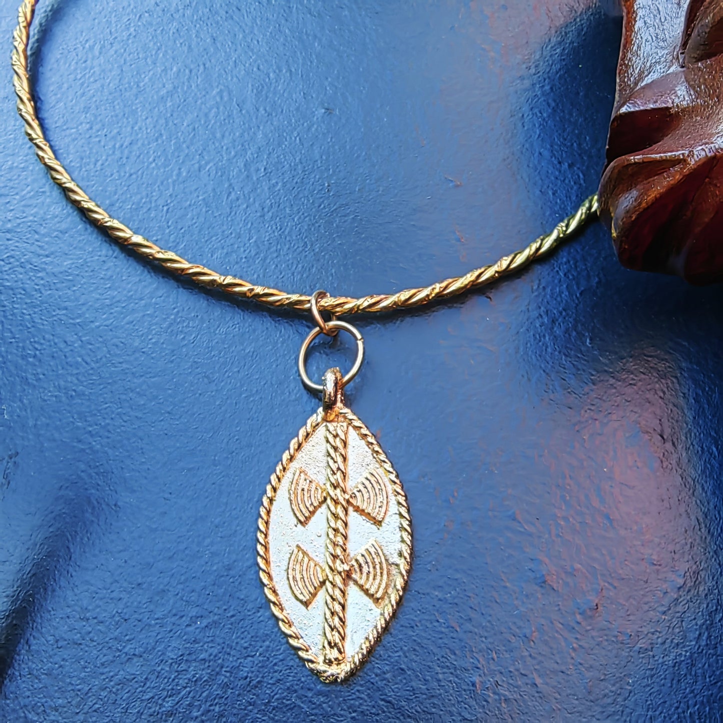 Collier ras de cou - feuille