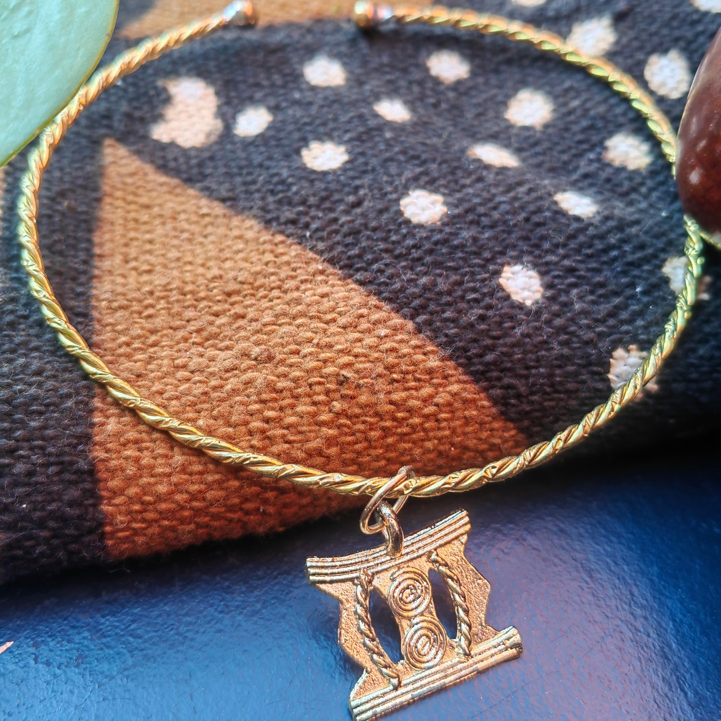 Collier ras de cou - Tabouret