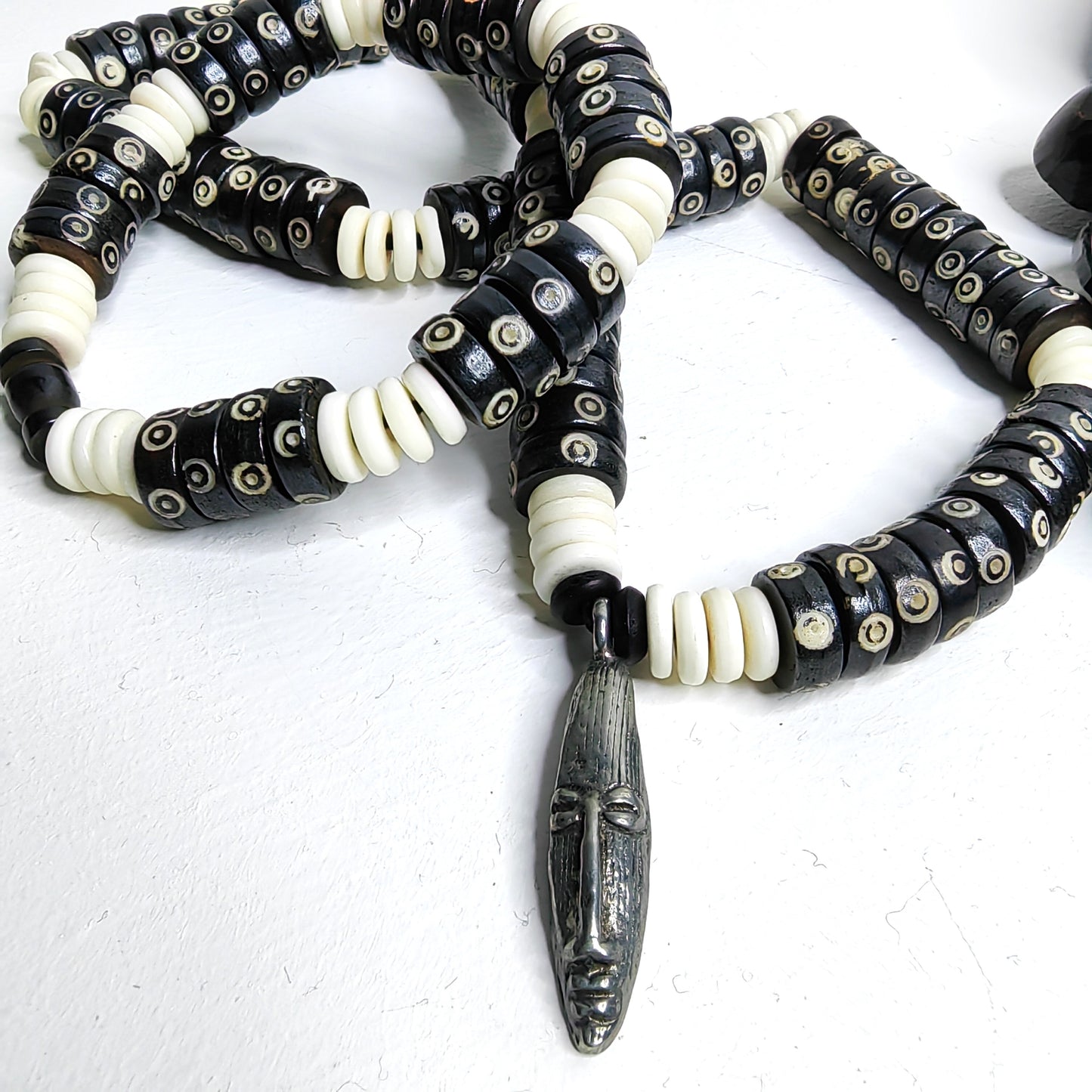 Ensemble Collier bracelet en os de Mala