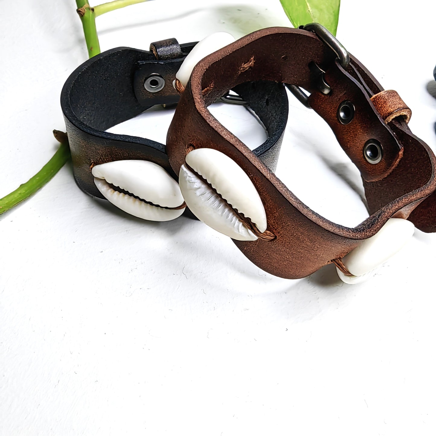 Lot de 2 bracelets cauris en cuir