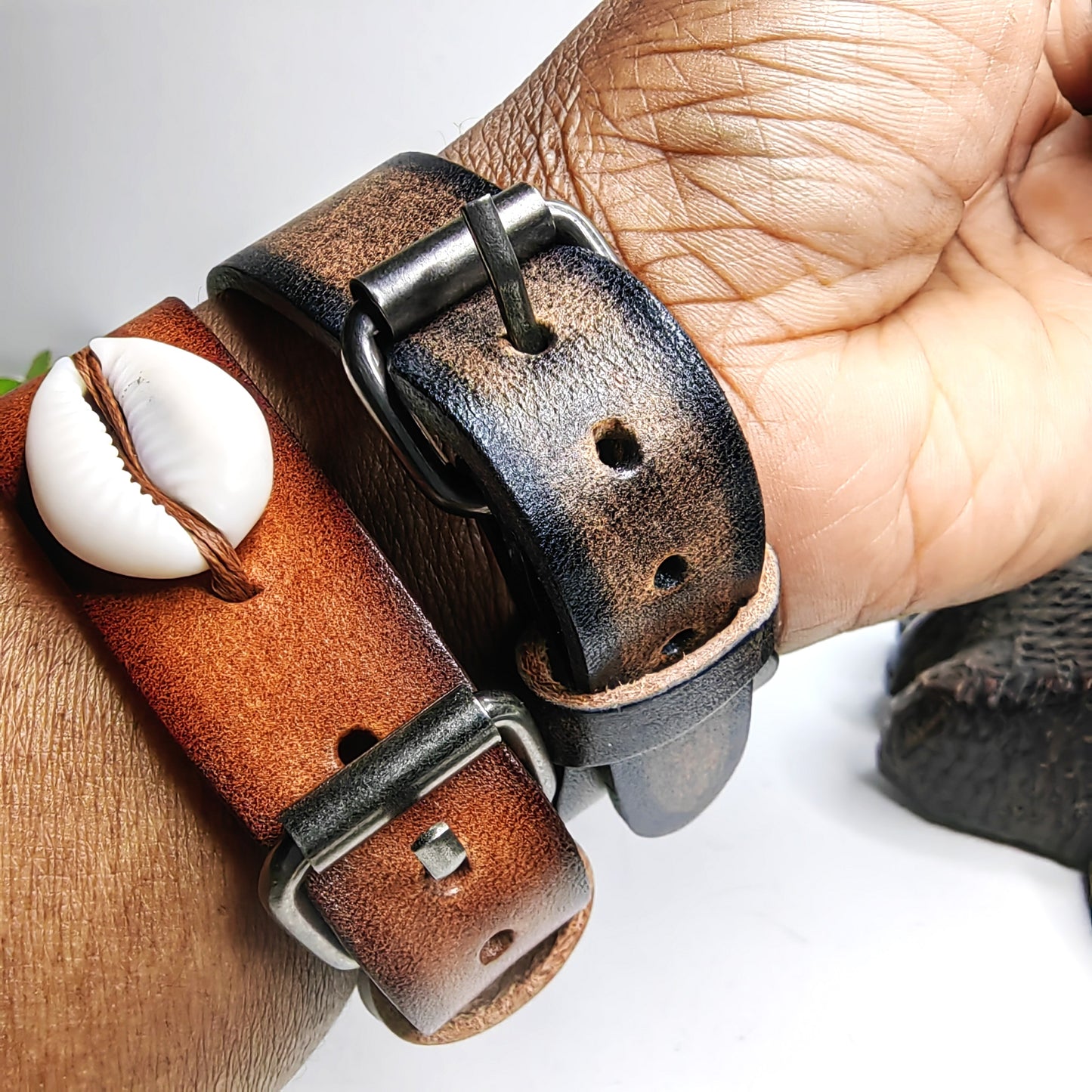 Lot de 2 bracelets cauris en cuir