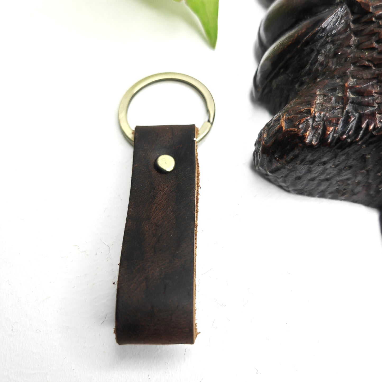 Porte clé en cuir avec cauris (MF)