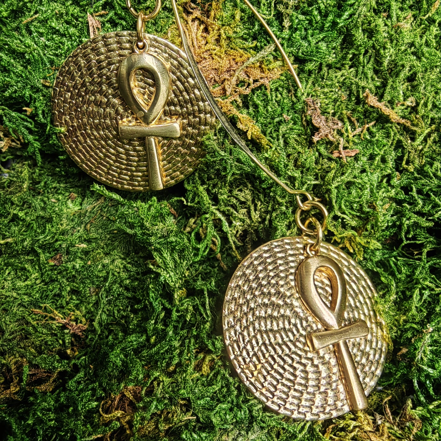 Boucle d'oreille "Ankha"