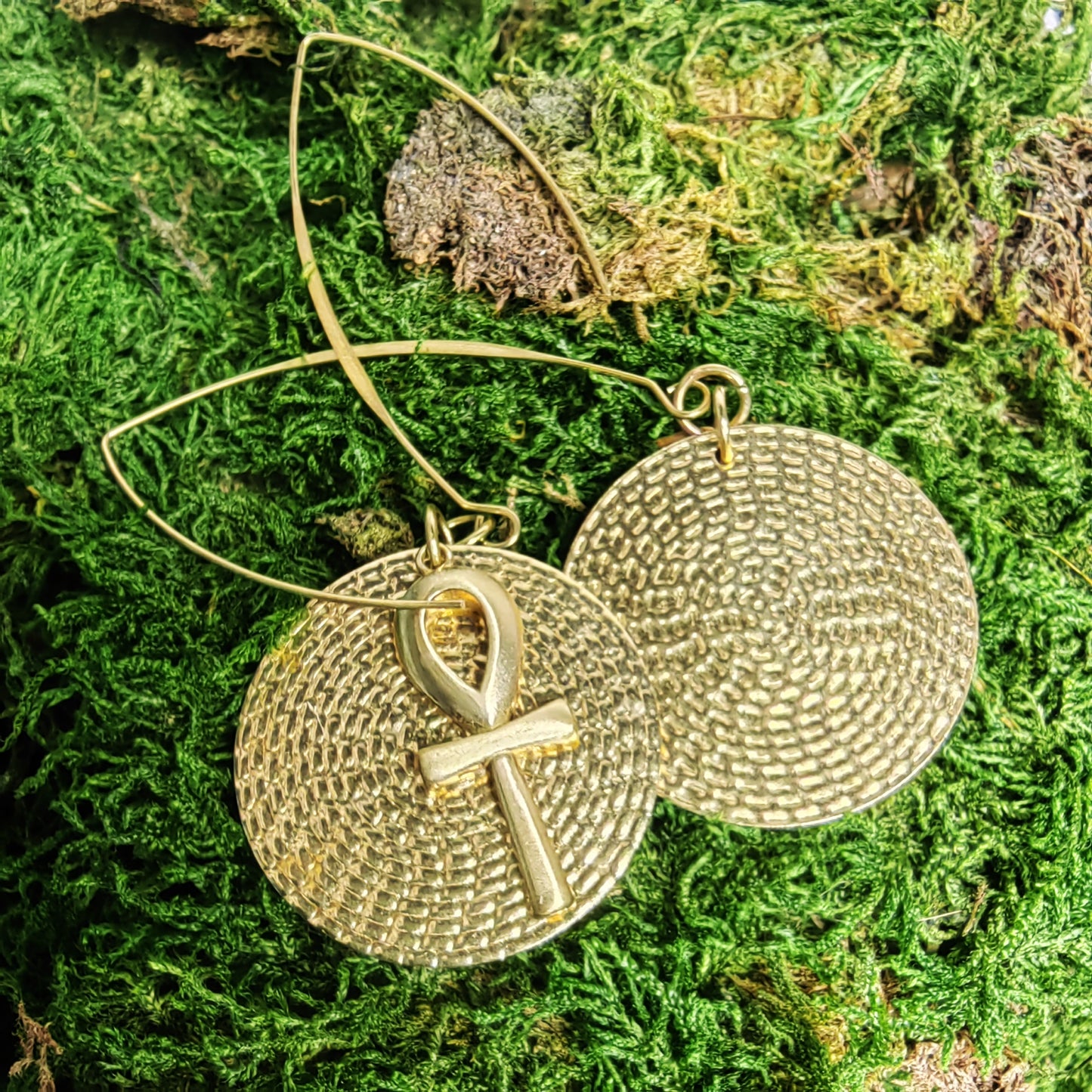 Boucle d'oreille "Ankha"