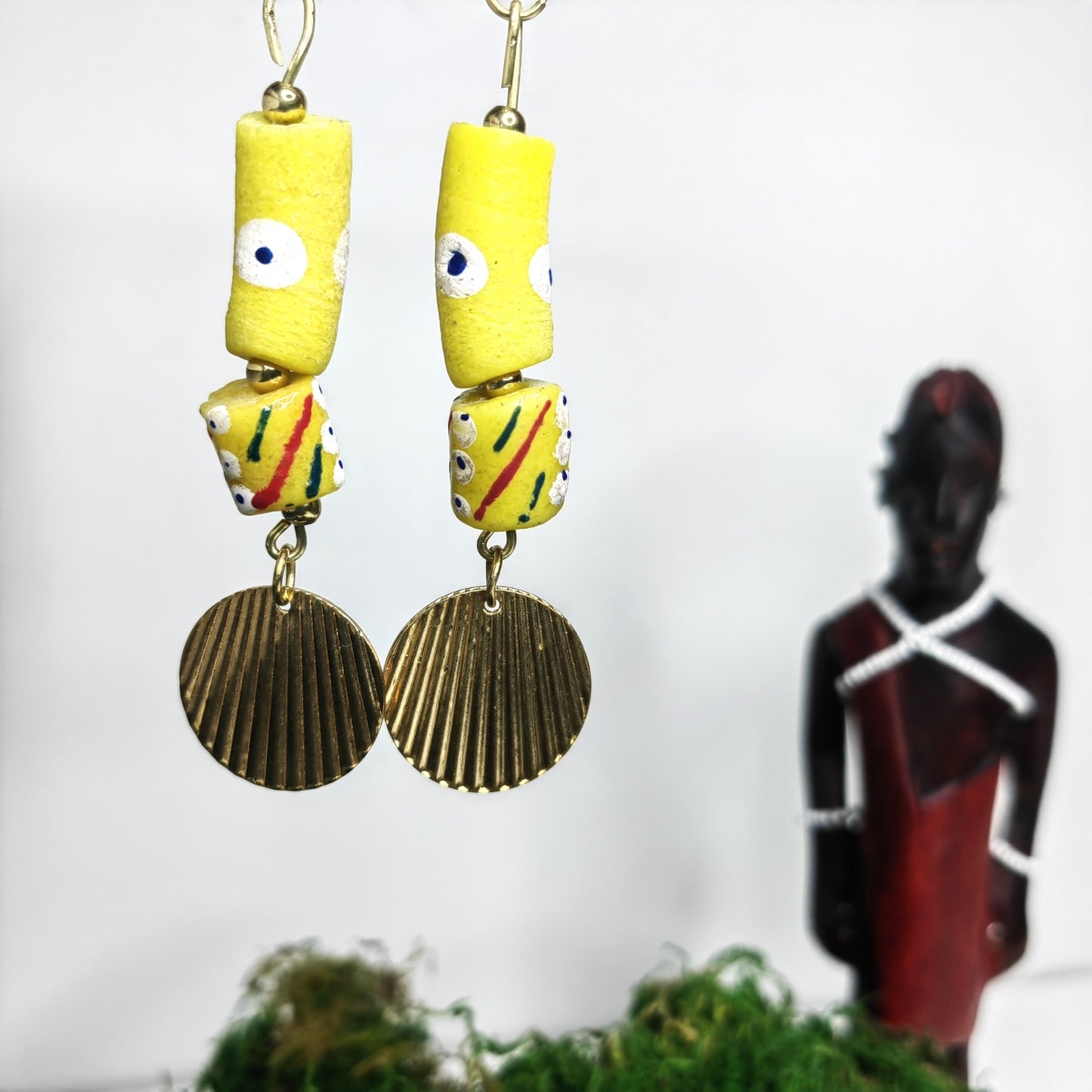 Boucle d'oreille "œil-jaune"