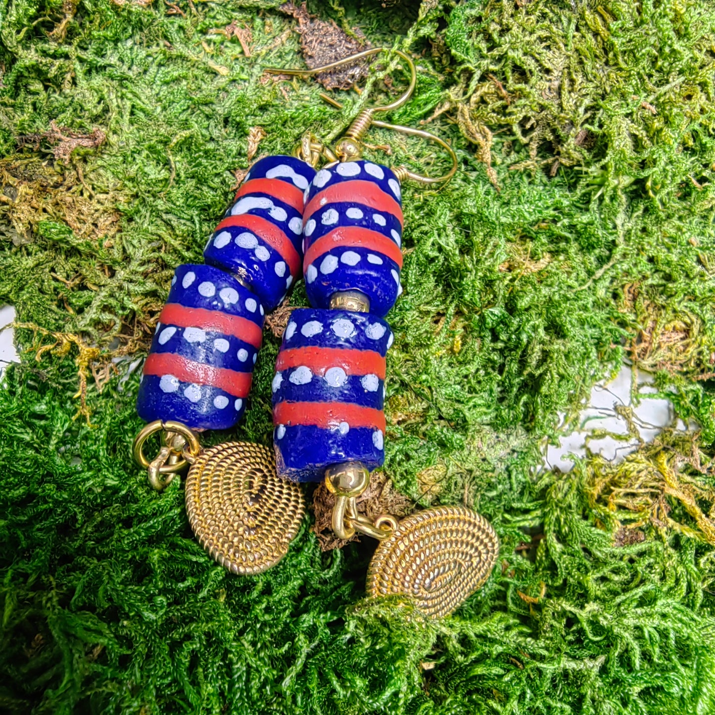 Boucle d'oreille "tube porka bleu"