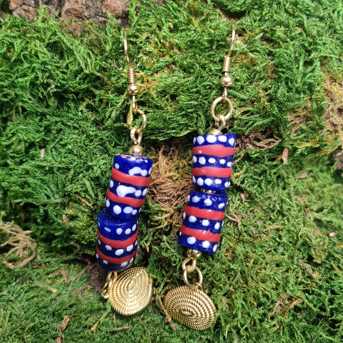 Boucle d'oreille "tube porka bleu"