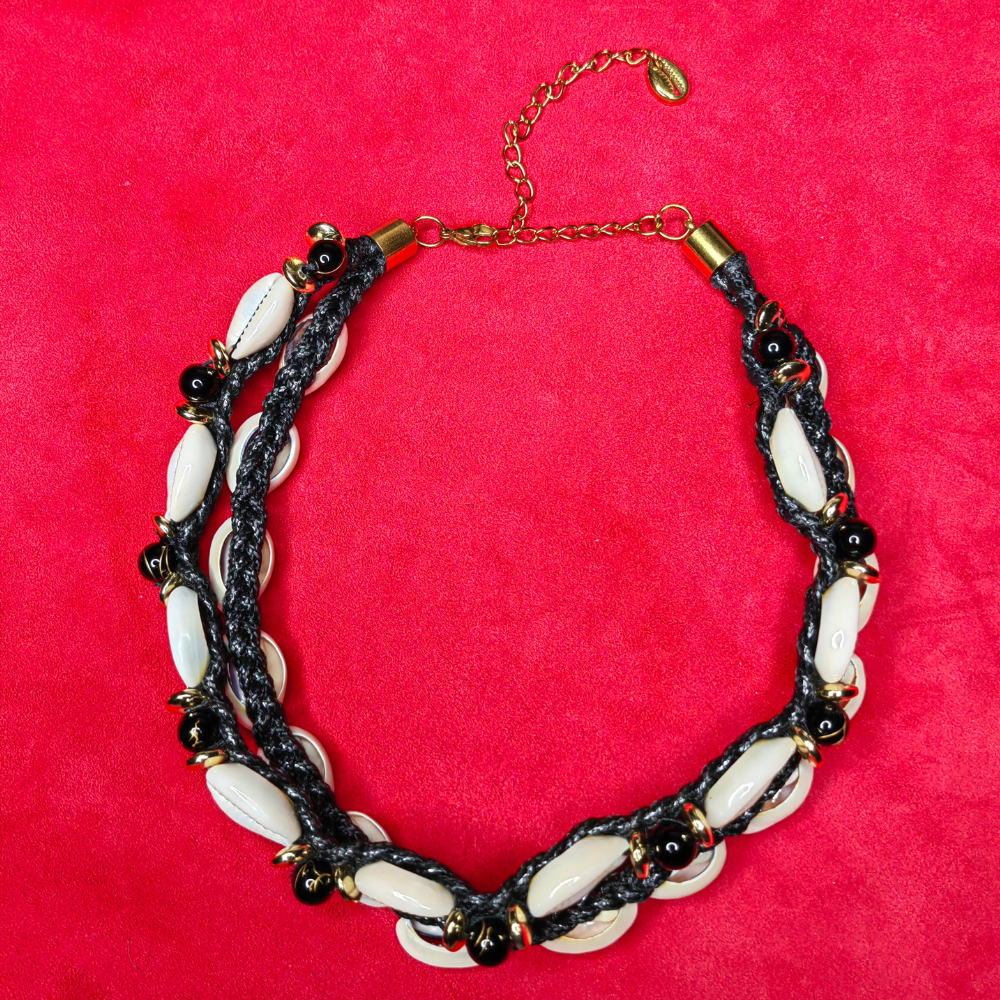 Collier Tressé Double Rangée — Onyx Doré & Cauris
