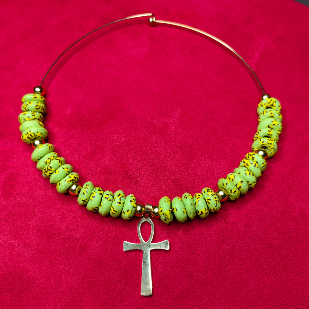 Collier Tour de Cou — Verre Krobou Vert & Croix d'Ankh