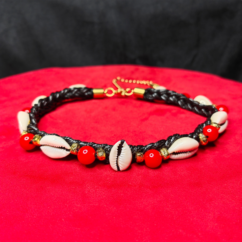 Collier Tressé  — Cauris & Corail Rouge