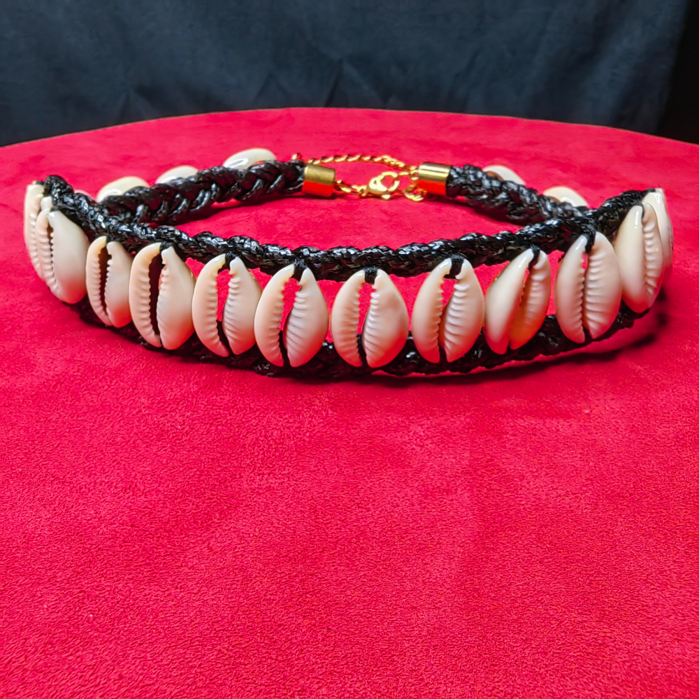 Collier Tressé — Full Cauris Naturels