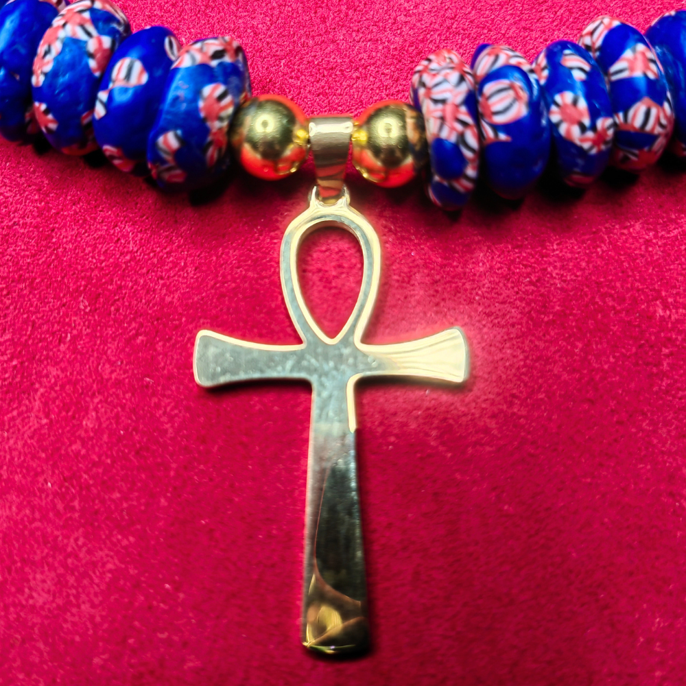 Collier Tour de Cou — Verre Krobo Bleu & Croix d'Ankh