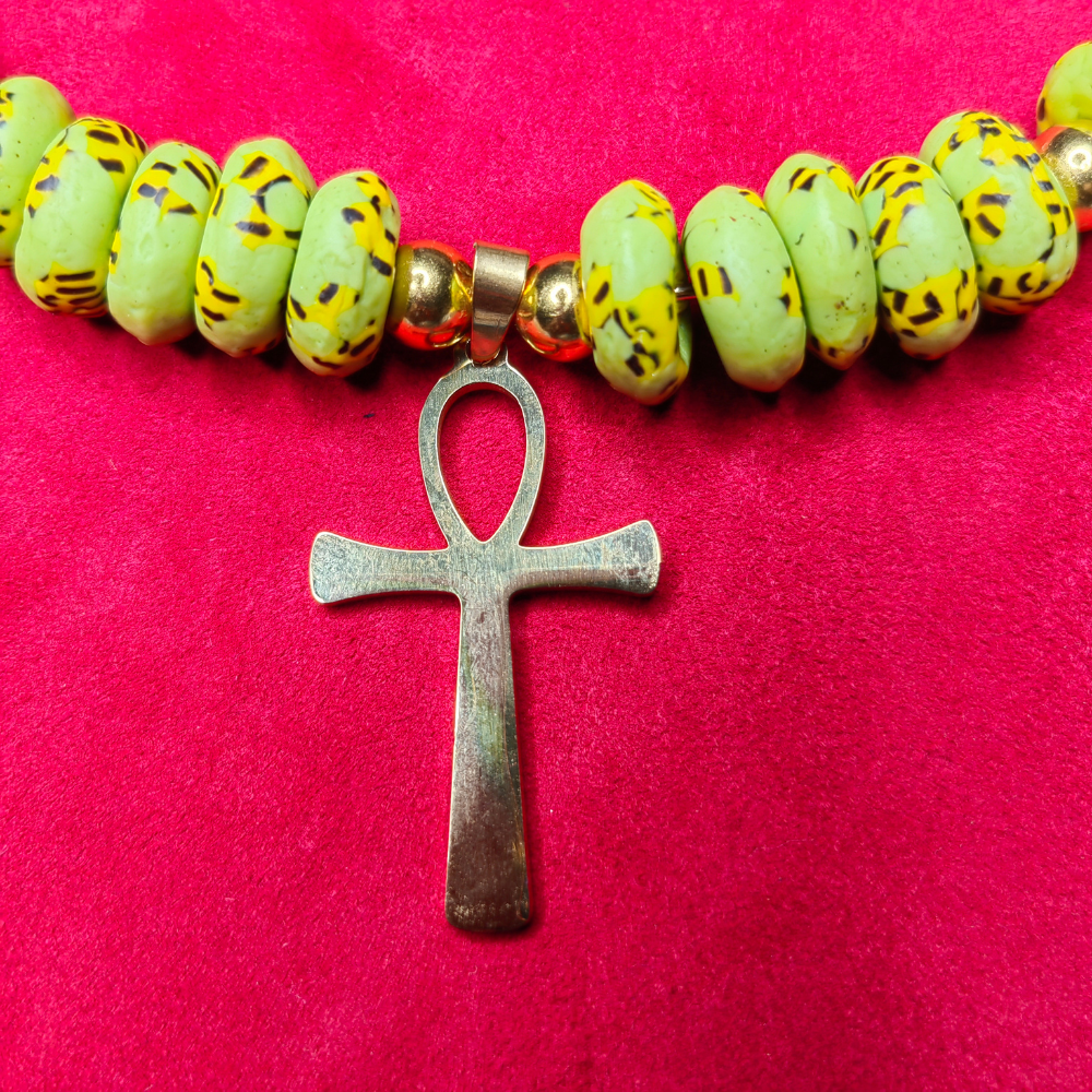 Collier Tour de Cou — Verre Krobou Vert & Croix d'Ankh