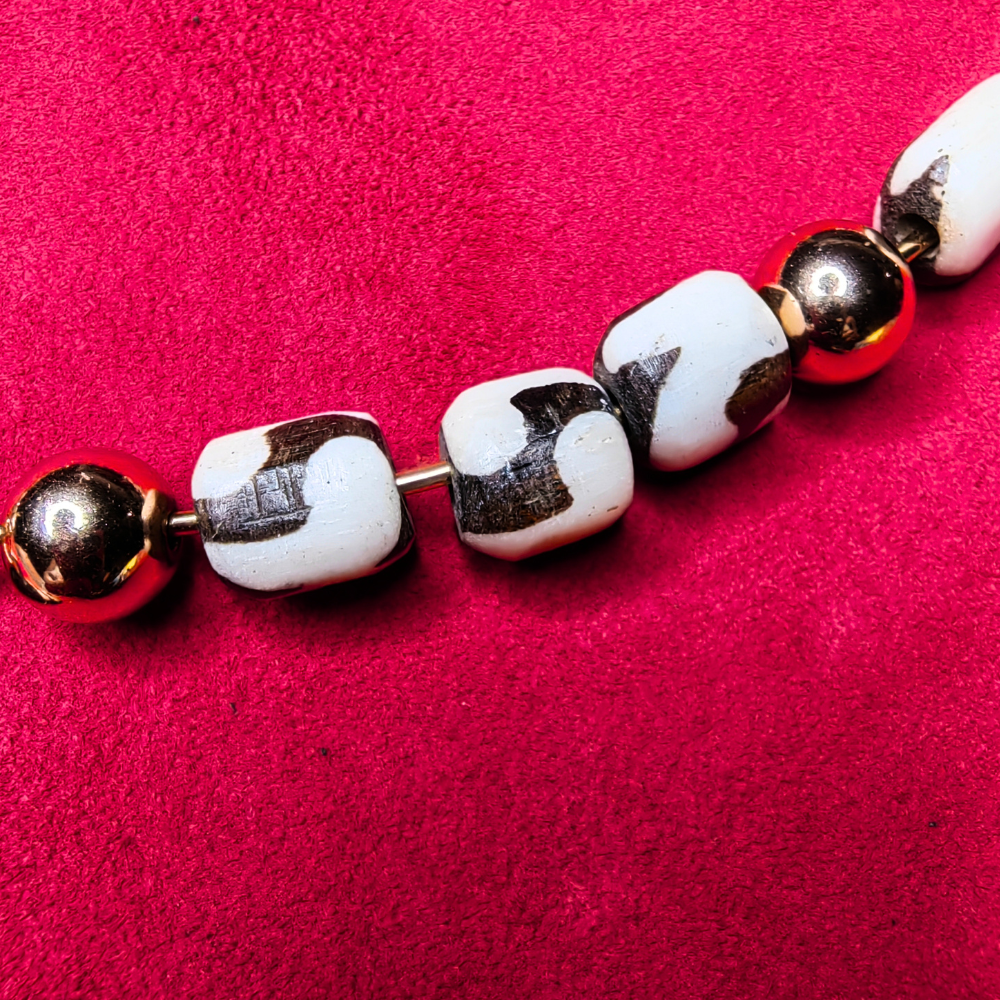 Collier Tour de Cou — Os de Corne & Hématite