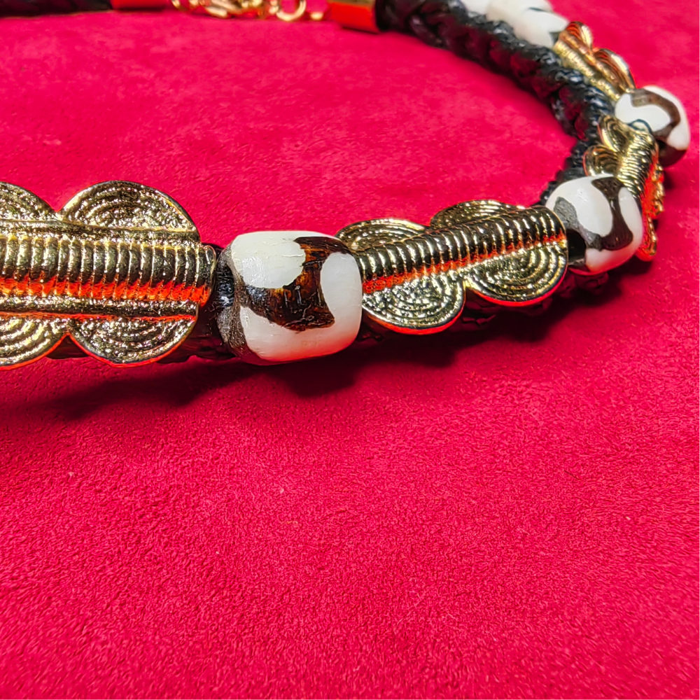 Collier Tressé — Perles Akan & Os de Corne