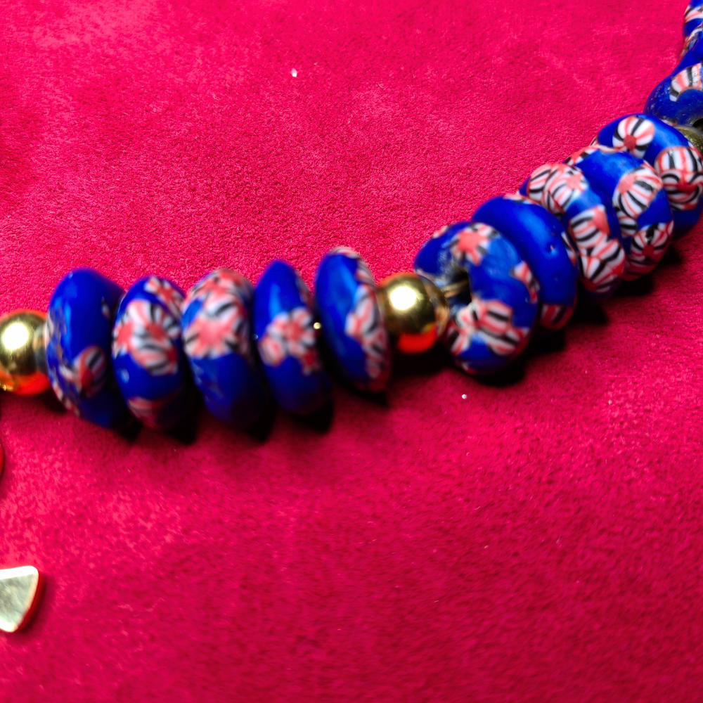 Collier Tour de Cou — Verre Krobo Bleu & Croix d'Ankh