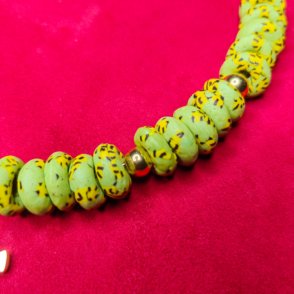 Collier Tour de Cou — Verre Krobou Vert & Croix d'Ankh