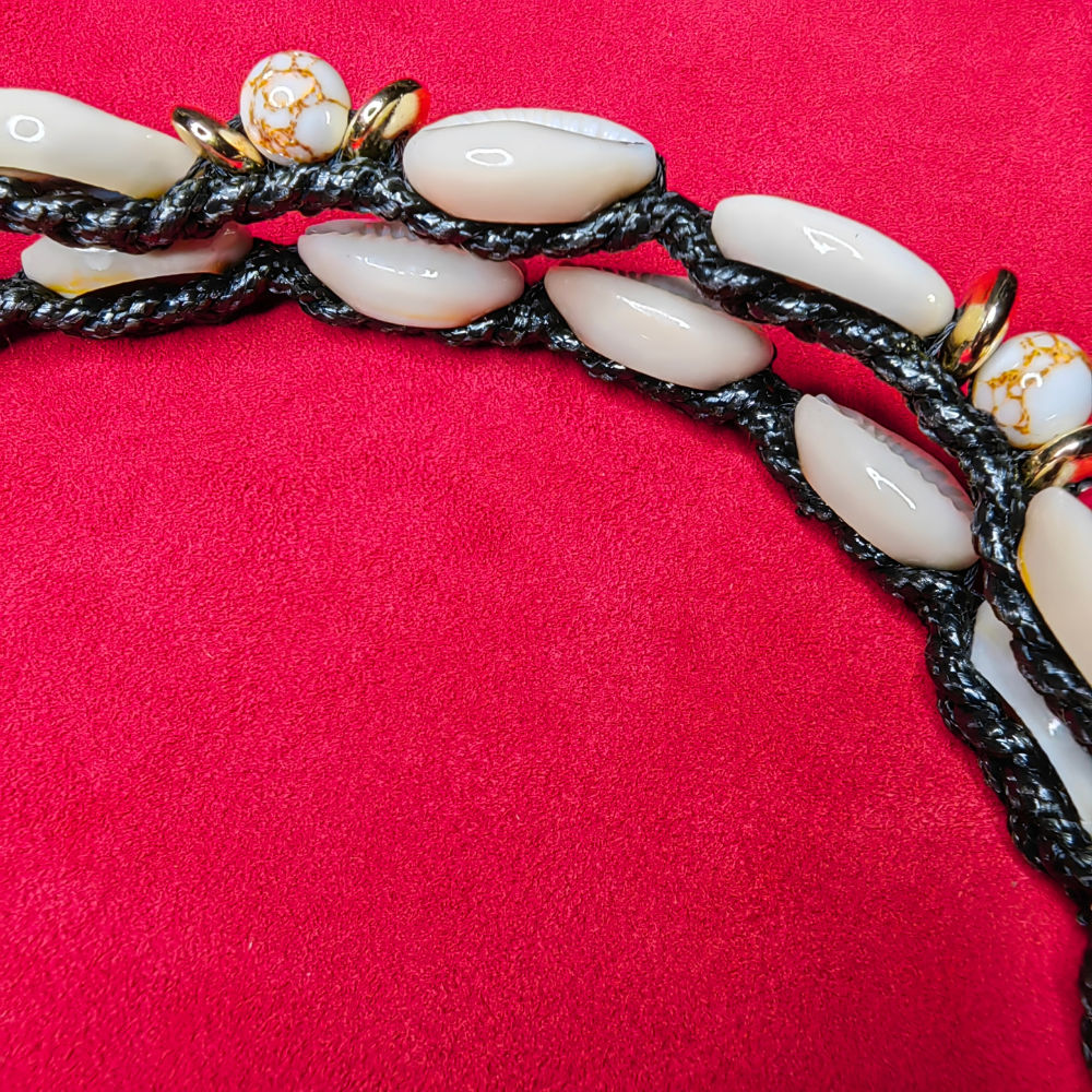 Collier Tressé Double Rangée — Howlite & Cauris