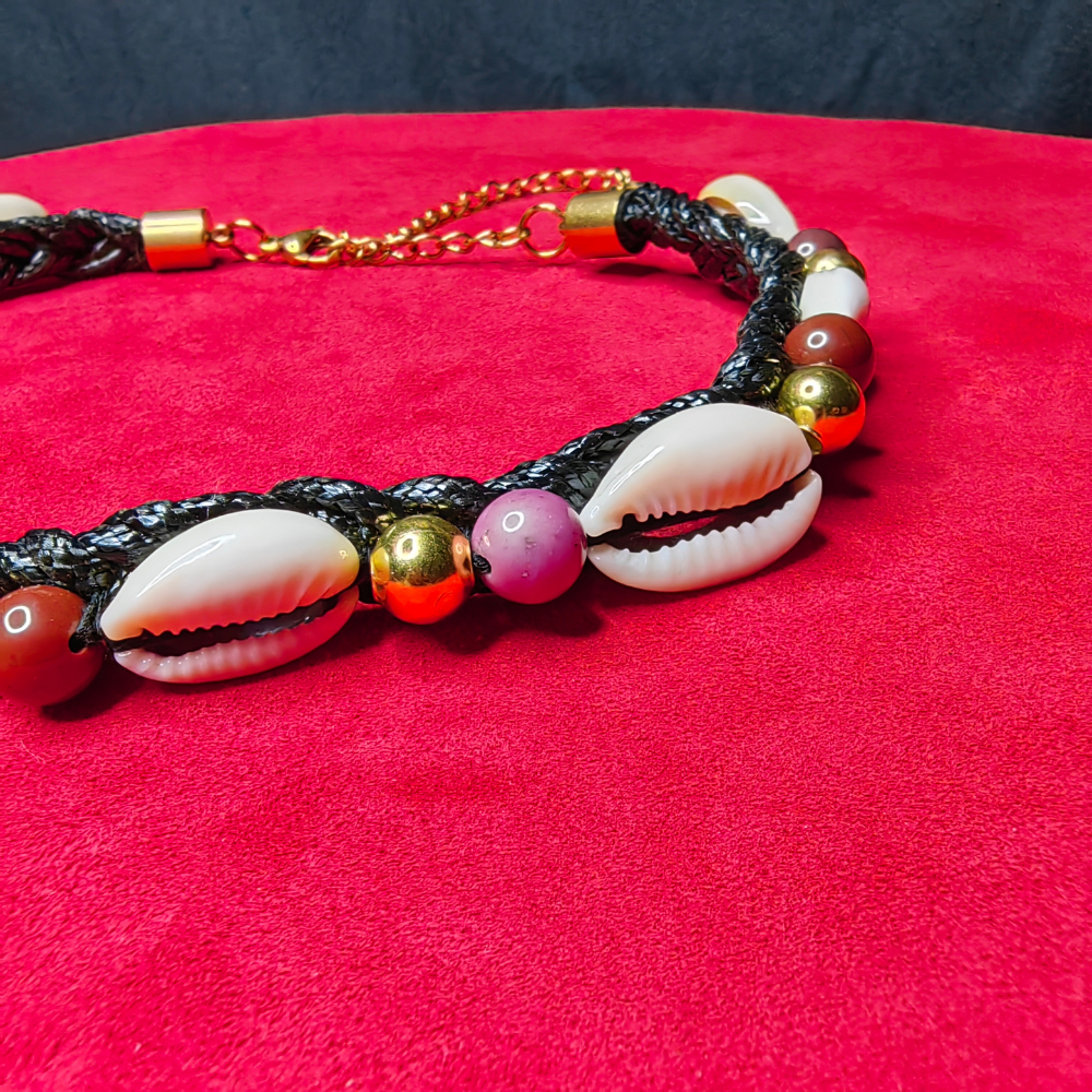 Collier Tressé — Sugilite & Cauris Naturels