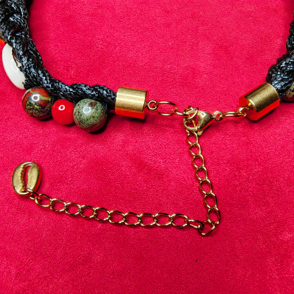 Collier Tressé — Perles de Dragon & Cauris Naturels