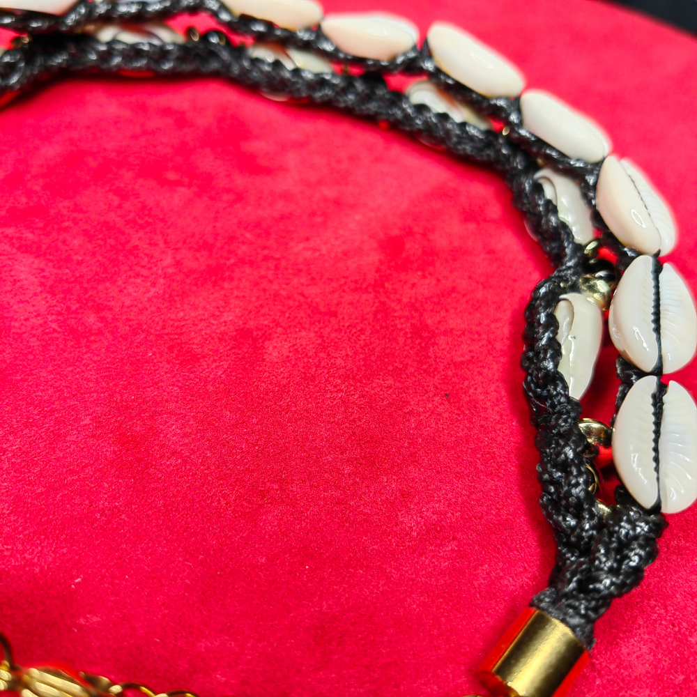 Collier Tressé Double Rangée — Onyx Doré & Cauris