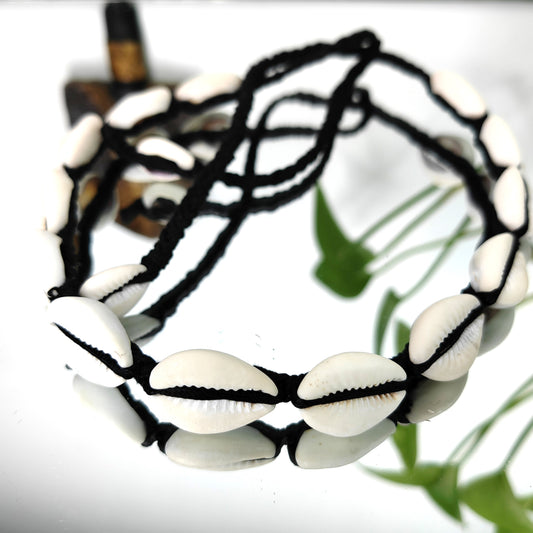 Collier en véritable cauris d'Afrique