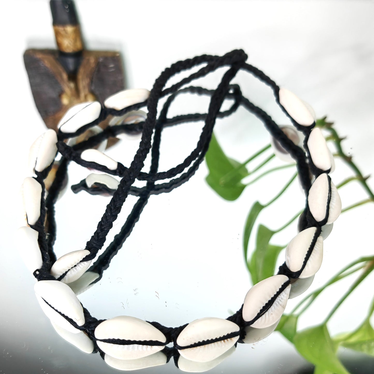Collier en véritable cauris d'Afrique