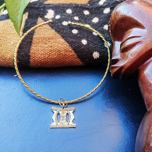 Collier ras de cou - Tabouret