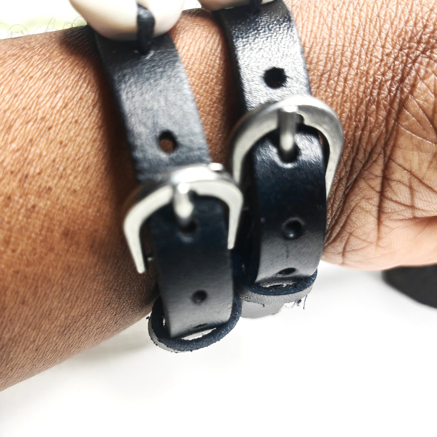Lot de 2 bracelets en cuir et cauris (2 en 1)