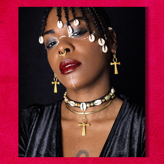 Collier Tressé — Œil de Tigre & Cauris Naturels